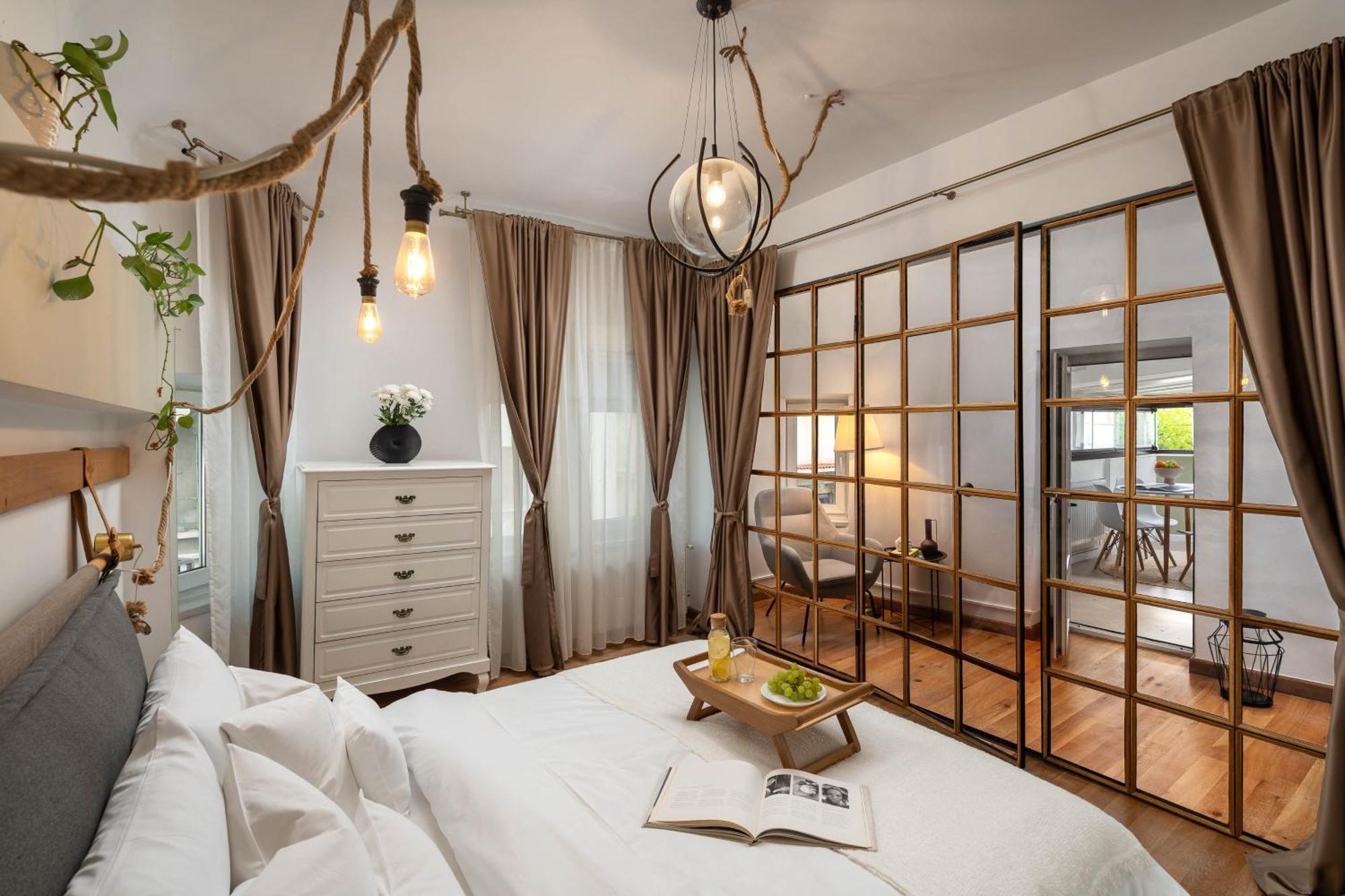 Downtown With Terrace By Urbanesq Appartamento Bucarest